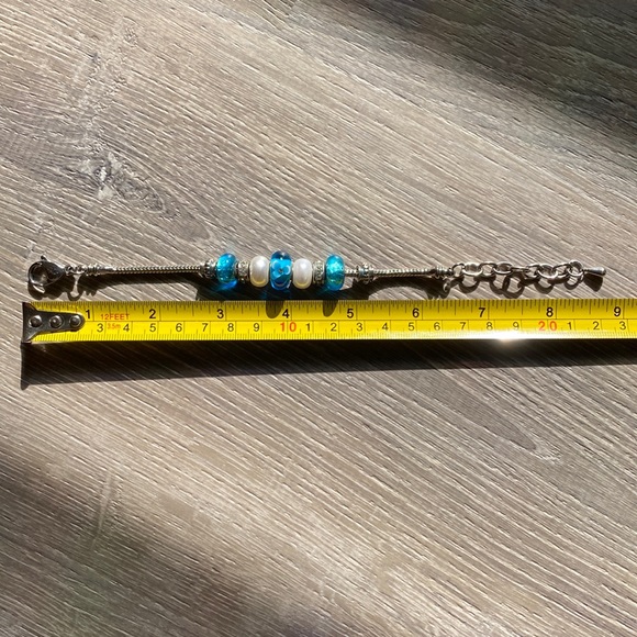 Floral Crystal Glass Bead Bracelet | Bella Perlina 🦋 - Picture 5 of 5